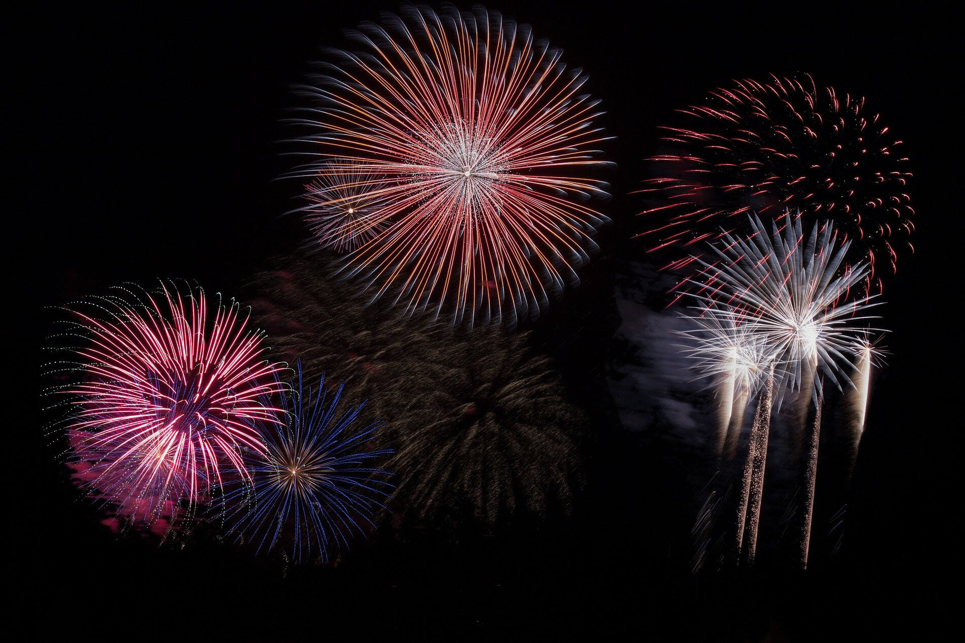 Feuerwerk_c_Heiko_Stein_Pixabay.jpg