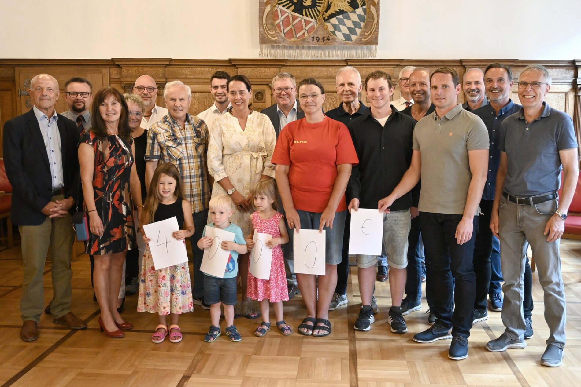 24-Stunden-Schwimmen_Spenden_und_Beste.jpg