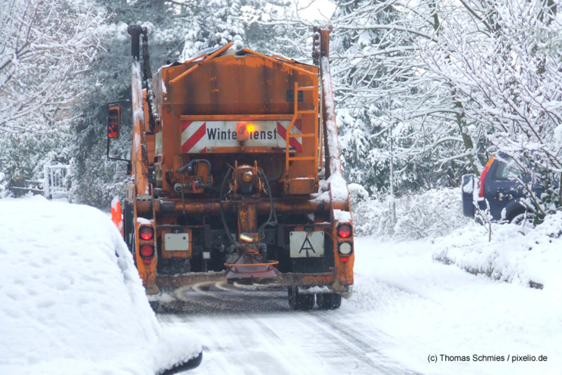 Winterdienst_Thomas_Schmies_pixelio.jpg